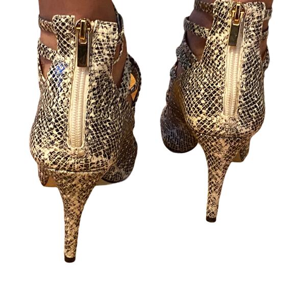 Steve Madden Snake Print Strappy Heels Size 7 - Picture 2 of 8